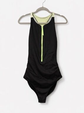 Zip-Front Racerback Shaping One-
Piece Swimsuit
Size: L